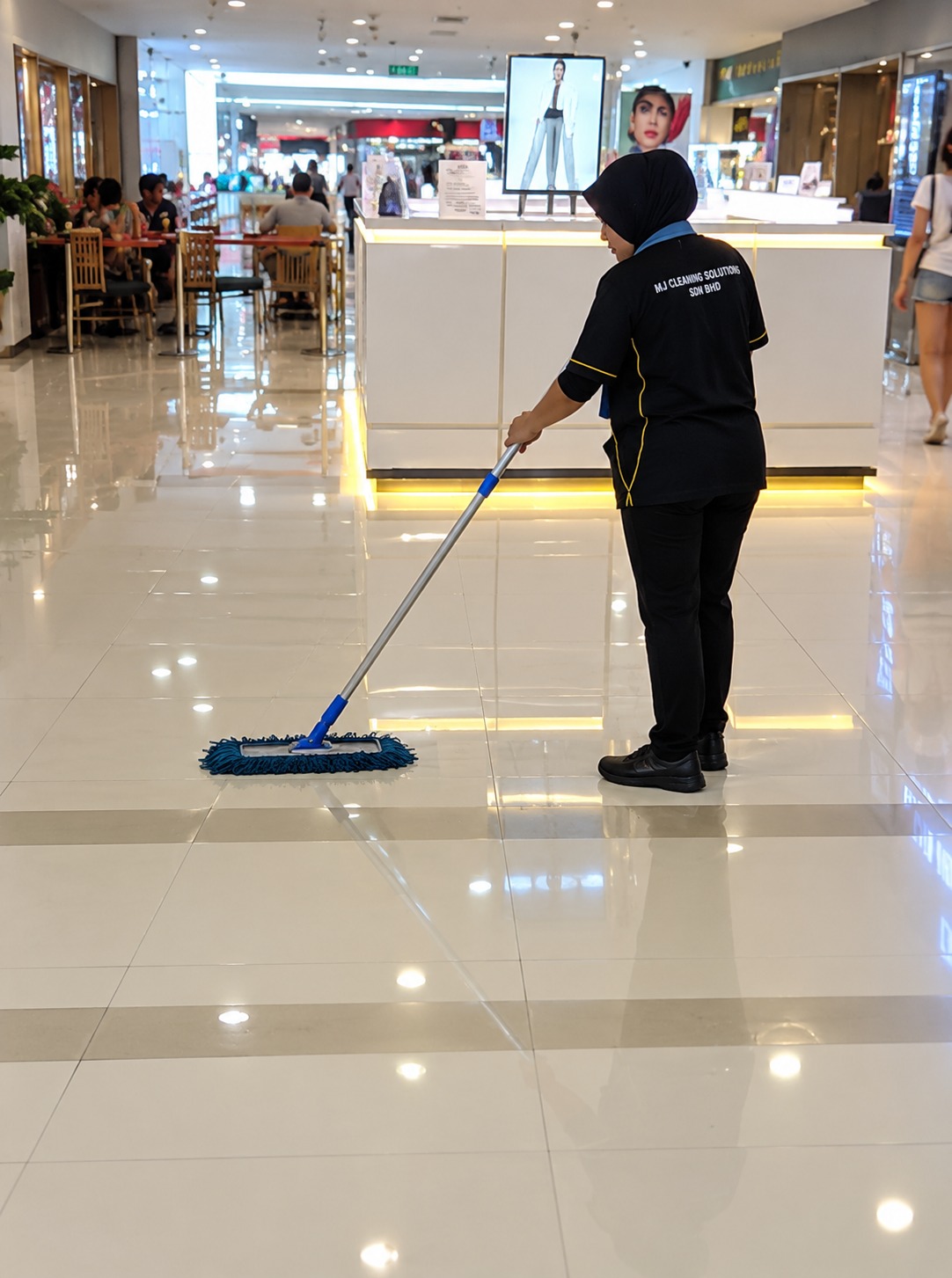 Lobby Area Cleaning